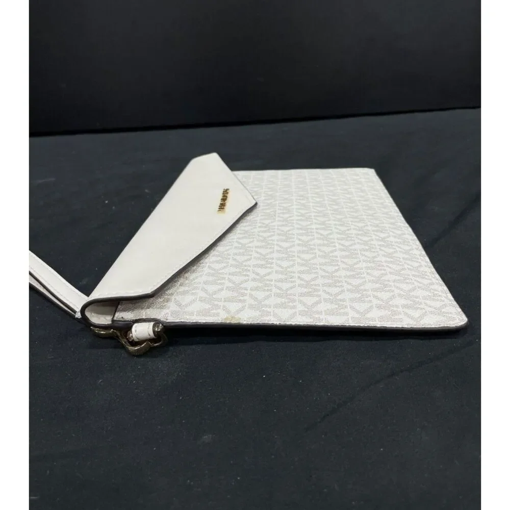 Michael Kors Jet Set Travel Envelope Wristlet Clutch Bag White Monogram